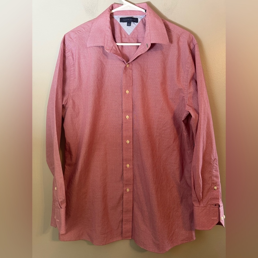 Tommy Hilfiger Men's 100% Cotton Red Long Sleeve Button Shirt Size 16.5 32-33